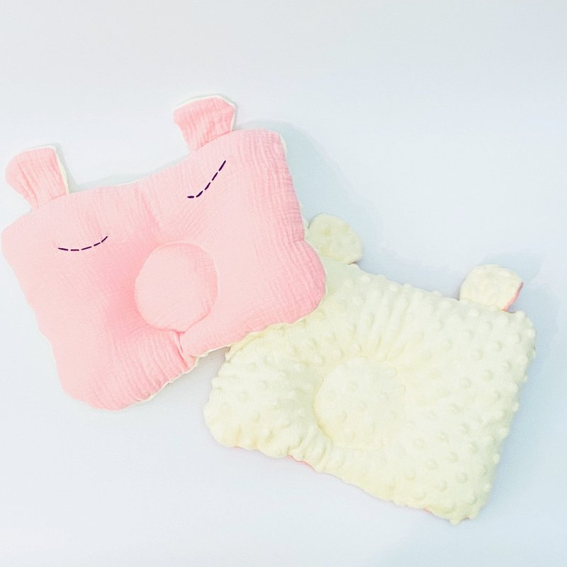 Winking Bear Pillow Ball Blanket Miyue Combination (Light Pink) - ของขวัญวันครบรอบ - ผ้าฝ้าย/ผ้าลินิน หลากหลายสี