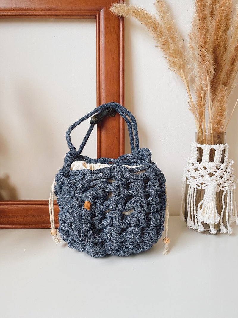 Finger-knitted handmade bag with 2 straps - Messenger Bags & Sling Bags - Cotton & Hemp Multicolor