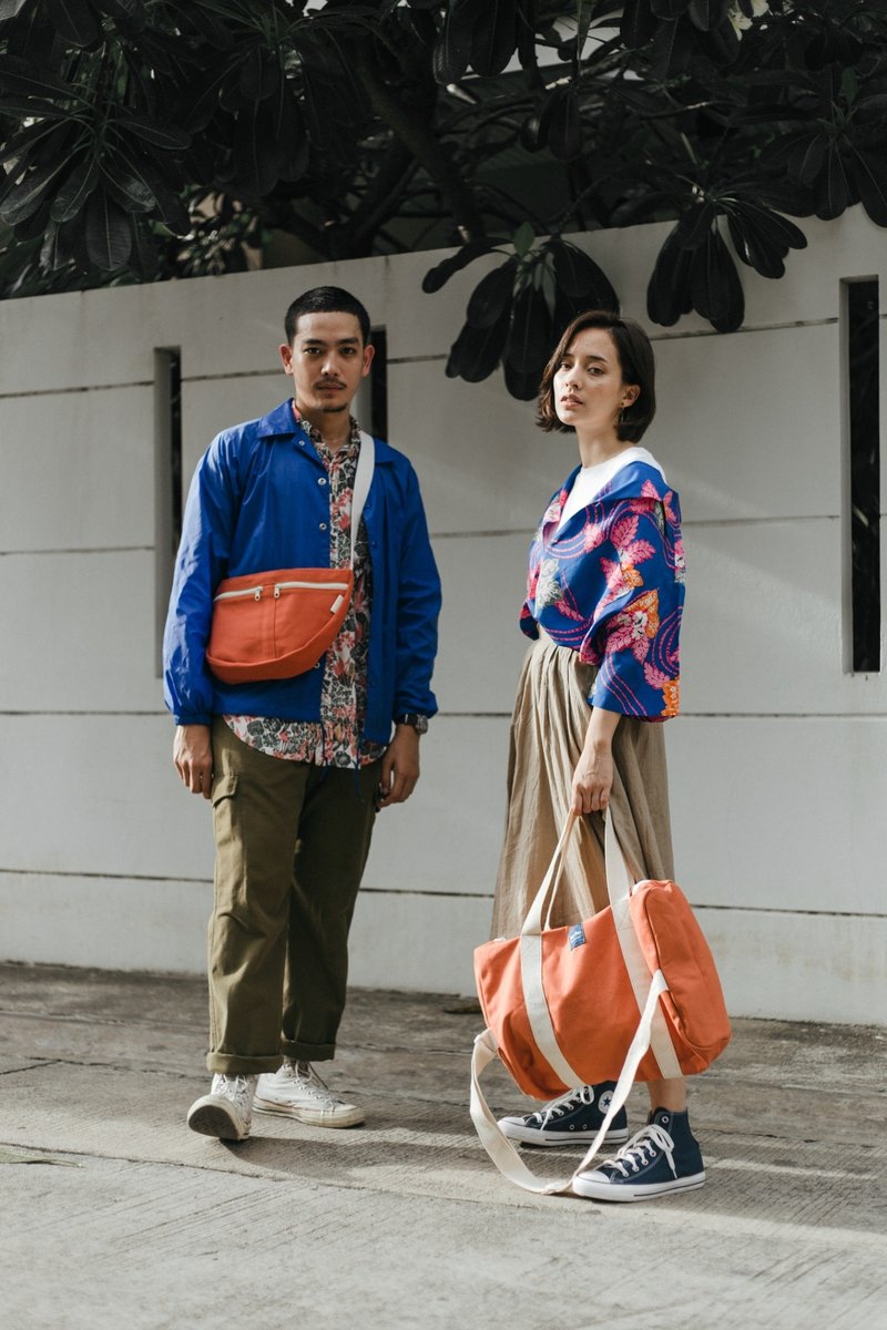 Goody bag - Chilling day with Duffle and Belt bag / mix colors ! - กระเป๋าแมสเซนเจอร์ - ผ้าฝ้าย/ผ้าลินิน สีแดง