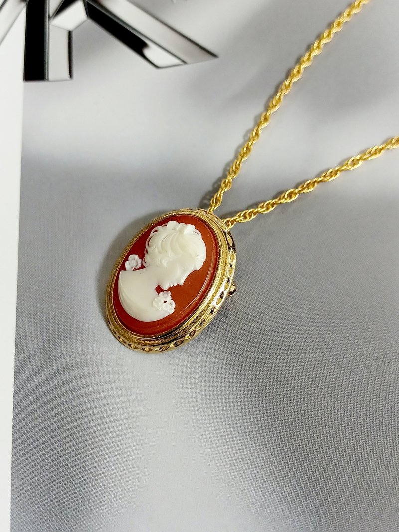 Avintage jewelry 古董CAMEO浮雕仕女胸章 項鍊 - 胸針 - 其他金屬 