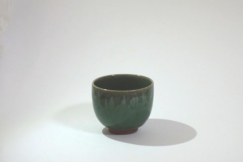 Hot water celadon inlaid irises - Mugs - Pottery Green