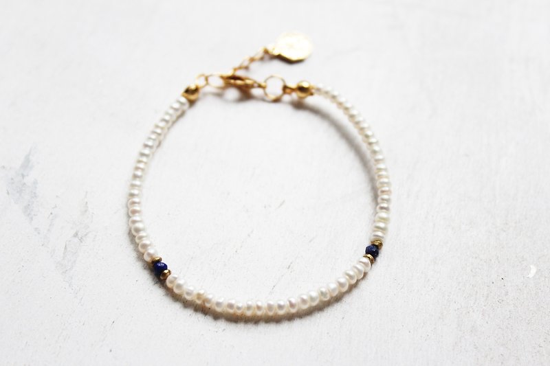9月誕生石-Lapis lazuli青金石珍珠系列銅手鍊 - 手鍊/手鐲 - 寶石 藍色
