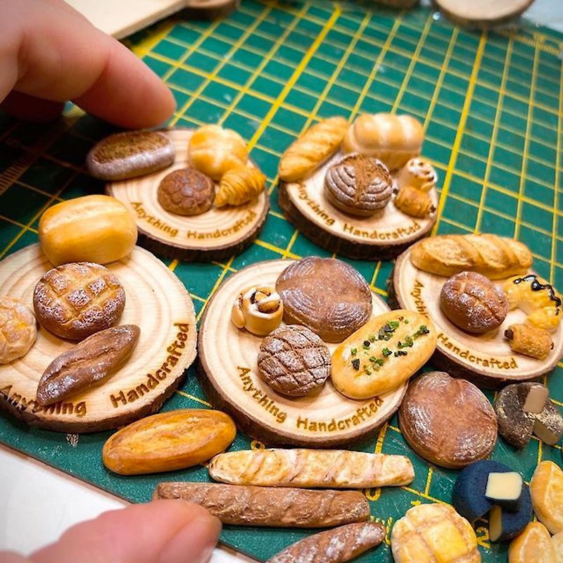 袖珍 Miniature 1:12 手工麵包系列 四款麵包/配一木頭餐盤 - 公仔模型 - 其他材質 