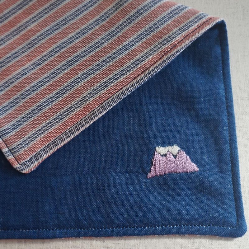 Hand embroidered quadruple gauze handkerchief "Mt.Fuji 1"order-receiving - อื่นๆ - ผ้าฝ้าย/ผ้าลินิน สีน้ำเงิน