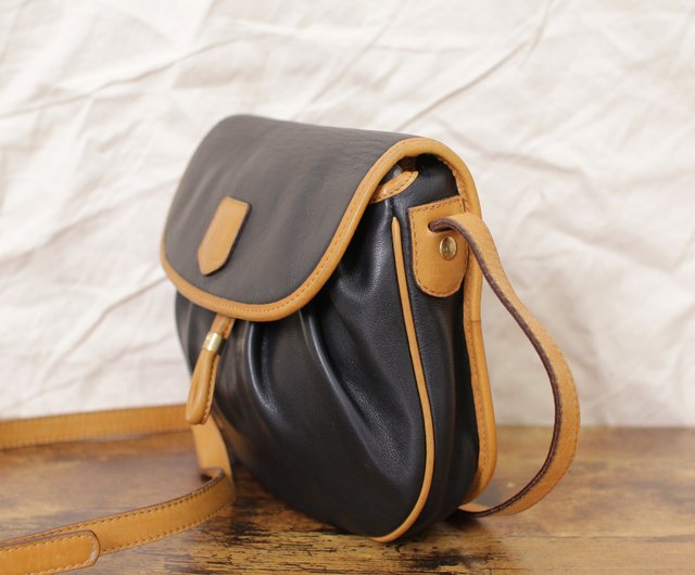 CELINE バッグ CELINE セリーヌ ショルダーバッグ Medium Besace ミディアム