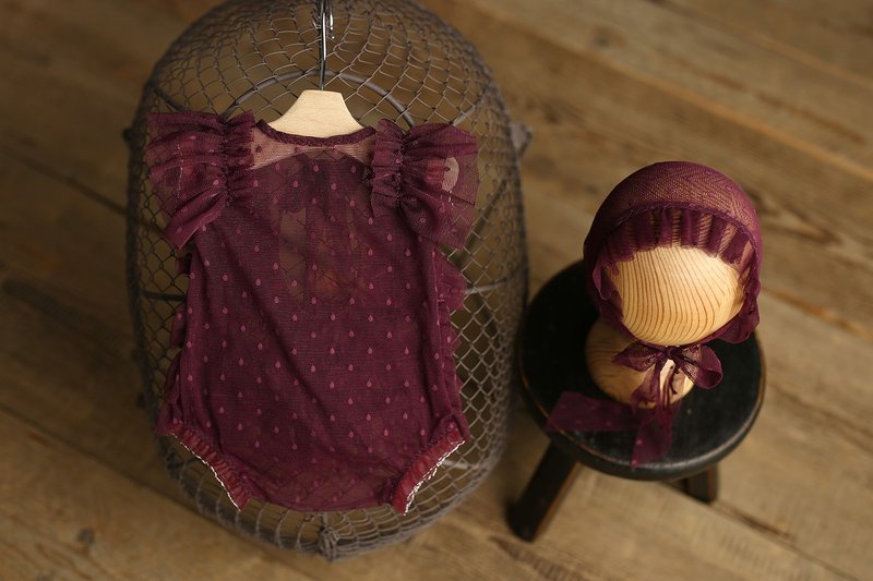 Red bodysuit with lace for newborn girls: the perfect outfit for a little girl - 嬰兒手鍊/飾品 - 其他金屬 紅色
