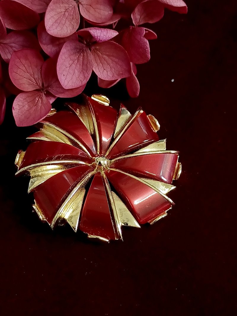 vintage jewelry ART 酒紅風車造型 別針 胸針 - 胸針 - 其他金屬 