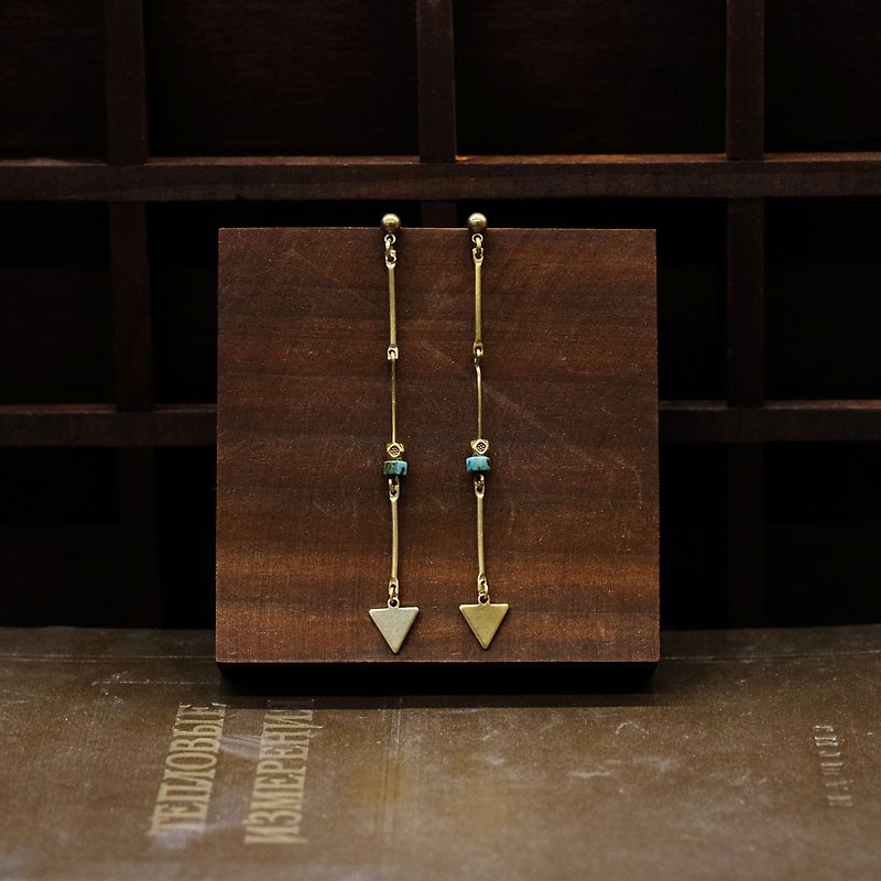 String Series Brass Turquoise Arrow Dangling Earrings Ear Pins Without Pierced Ears - ต่างหู - ทองแดงทองเหลือง สีทอง