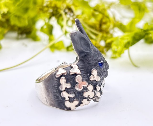 デコヴィーニャ ウサギデザインのリング あどけない表情が乙女心を