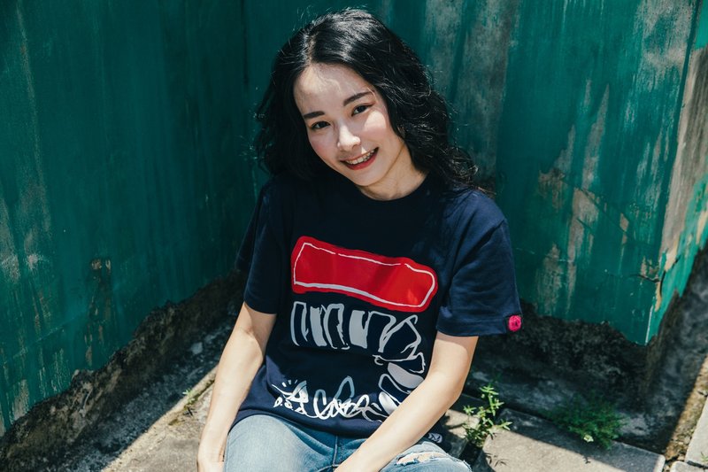 飛啦-解放自由潮流概念T-丈青色(女生版) - 女 T 恤 - 棉．麻 藍色