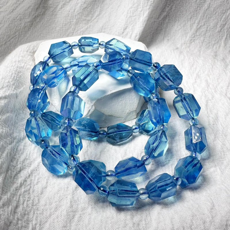 Devil's Aquamarine Faceted Bracelet - สร้อยข้อมือ - คริสตัล สีน้ำเงิน