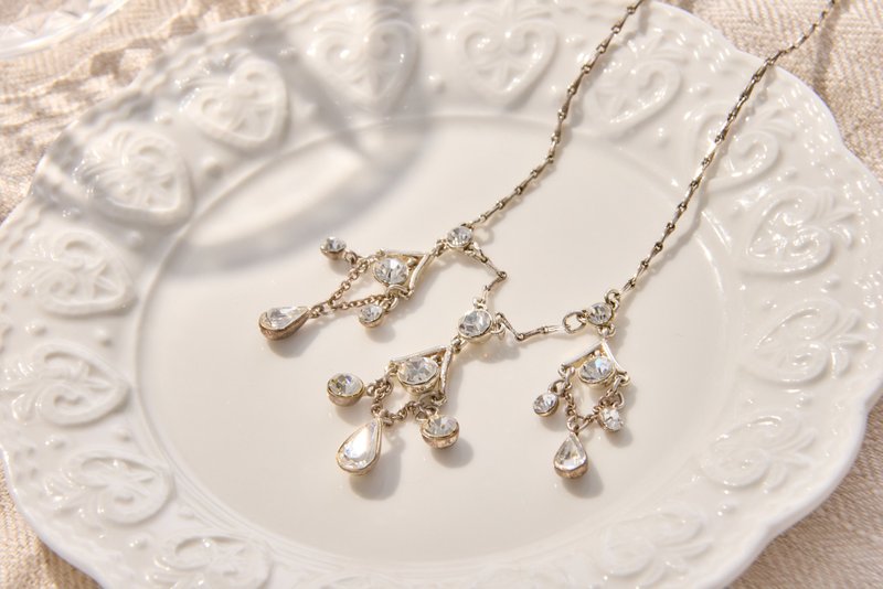 [Western jewelry brought back from the United States] 1990s retro Givenchy crystal chandelier design necklace - Necklaces - Other Metals 