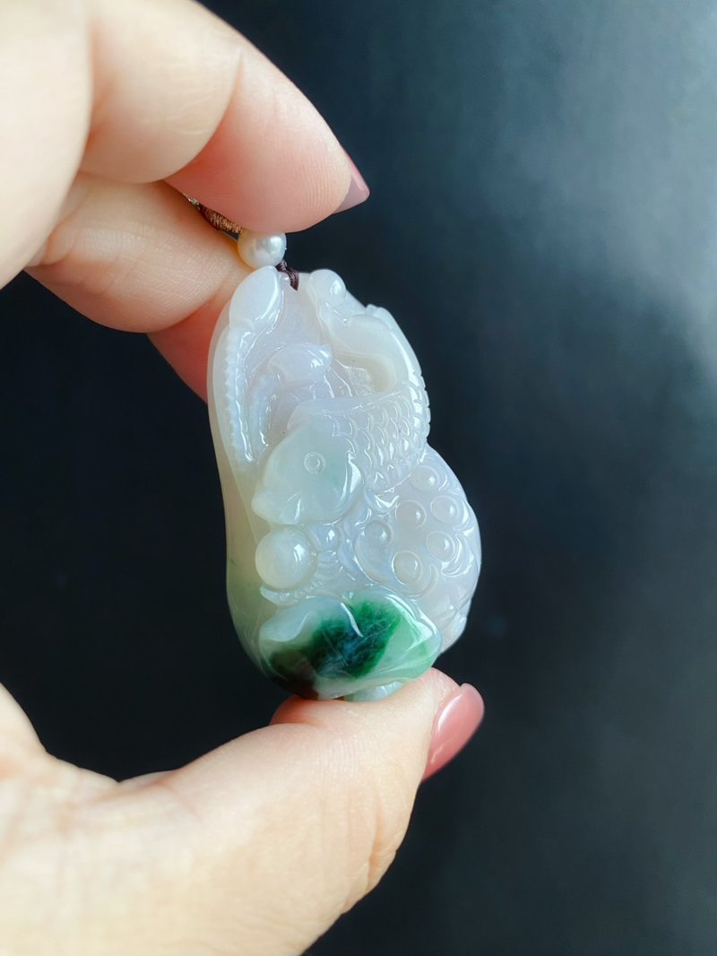 【售出】天然緬甸玉翡翠 手工雕 玉質細膩 荷葉魚 翡翠 禮物 天然 - 項鍊 - 玉石 綠色