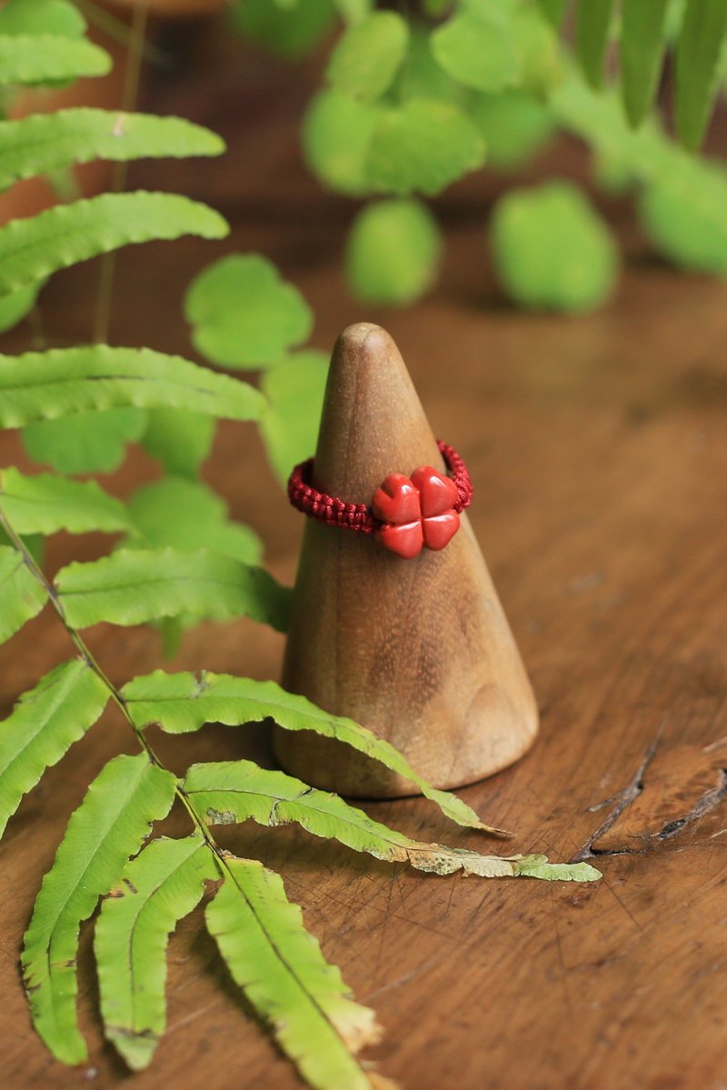 Fully hand-woven kumihimo in Spring and Autumn | High-content Imperial Sand Lucky Four-leaf Clover Ring | Zodiac Year - แหวนทั่วไป - เครื่องประดับพลอย 