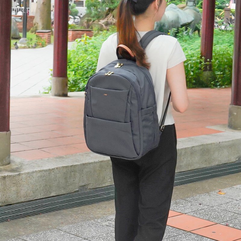 休閒商務紓壓後背包03486(莫蘭迪灰) - 後背包/背包/書包 - 尼龍 灰色