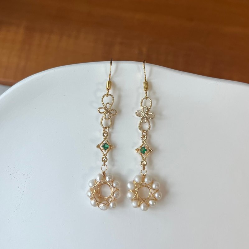 14K包金 蕾絲綠星芒淡水珍珠花圈耳環 耳夾 14KGF - 耳環/耳夾/耳骨夾 - 珍珠 綠色
