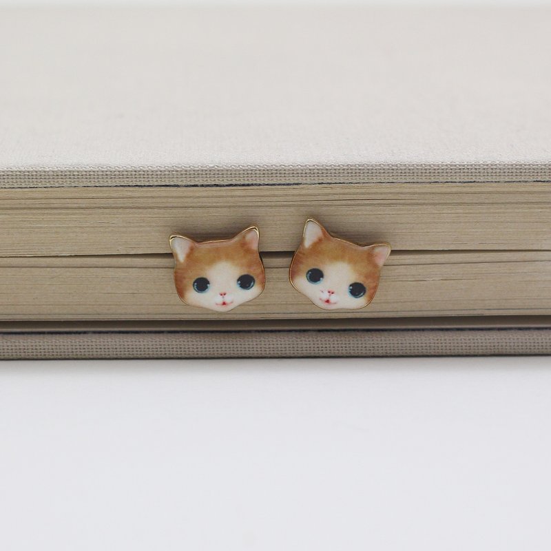 Brown Cat Stud Earrings | Minimalist Animal Jewelry - 耳環/耳夾/耳骨夾 - 其他金屬 金色