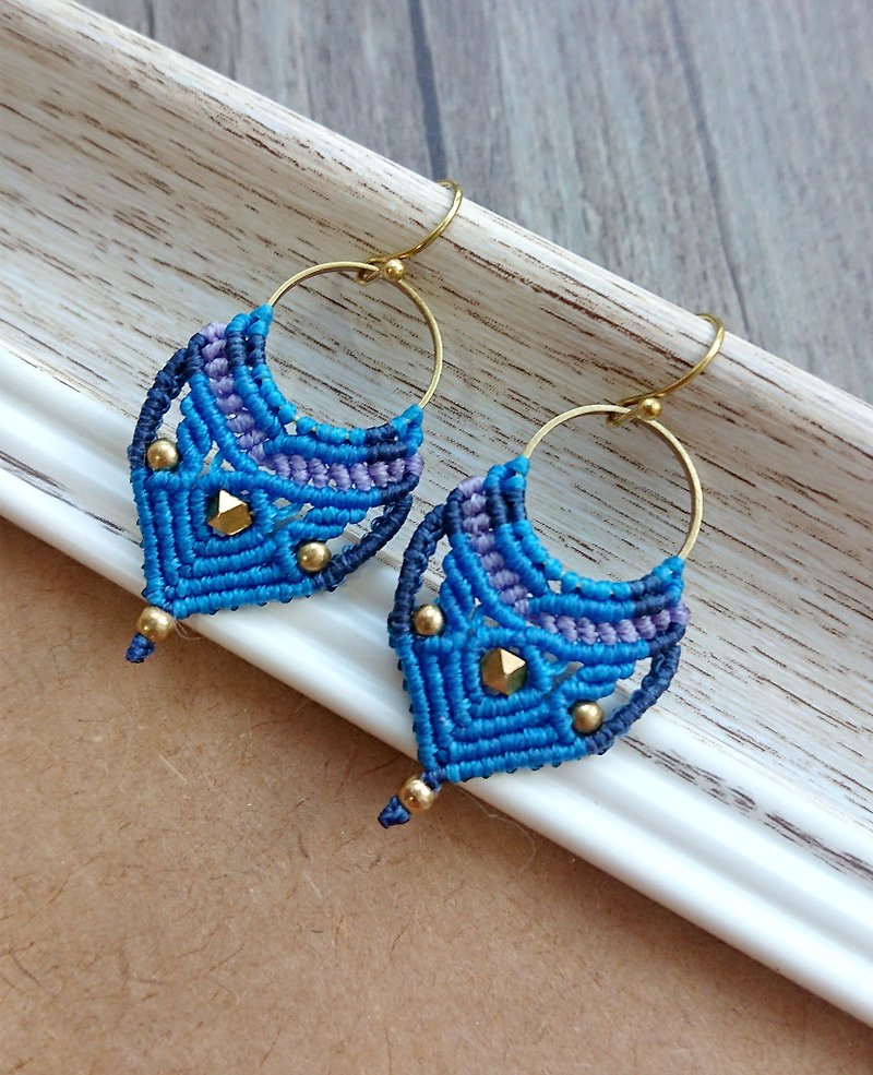 A119- tricolor Boximiya national wind wind South Wax braided Bronze earrings (ear hook / Clip-On) - Earrings & Clip-ons - Other Materials Blue