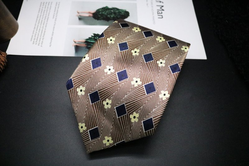卡其色菱形格真絲領帶/商務正裝necktie - 領帶/領帶夾 - 絲．絹 卡其色