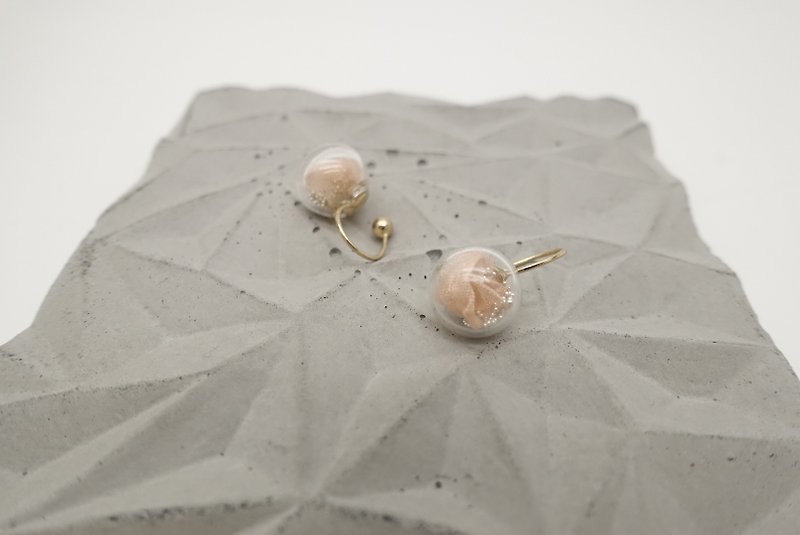 Glass earringsin Peach -  in clip-ear style - Earrings & Clip-ons - Paper 