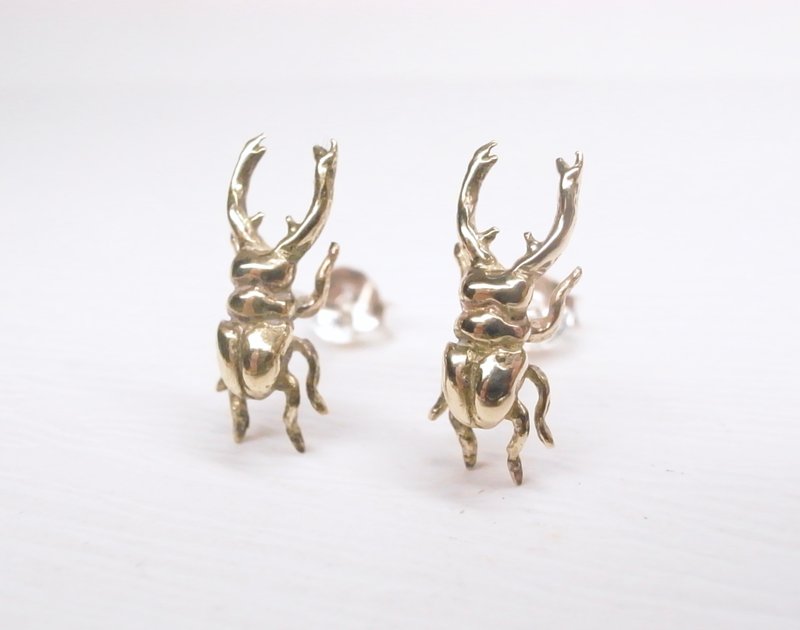 二毛銀【甲蟲系列。迷你甲蟲-鍬形蟲耳針】鍍金。單隻。可改耳夾 - 耳環/耳夾/耳骨夾 - 銅/黃銅 金色