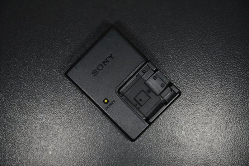 【經典古物】原廠 Sony BC-CS3 電池充電器 充電座 NP-BD1 NP-FD1 - 相機/拍立得/底片相機 - 其他材質 
