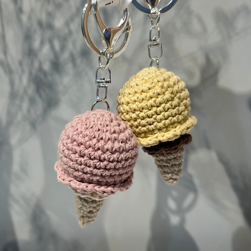 Healing keychain/pendant pink ice cream/hand-woven various flavors - ที่ห้อยกุญแจ - ผ้าฝ้าย/ผ้าลินิน สึชมพู