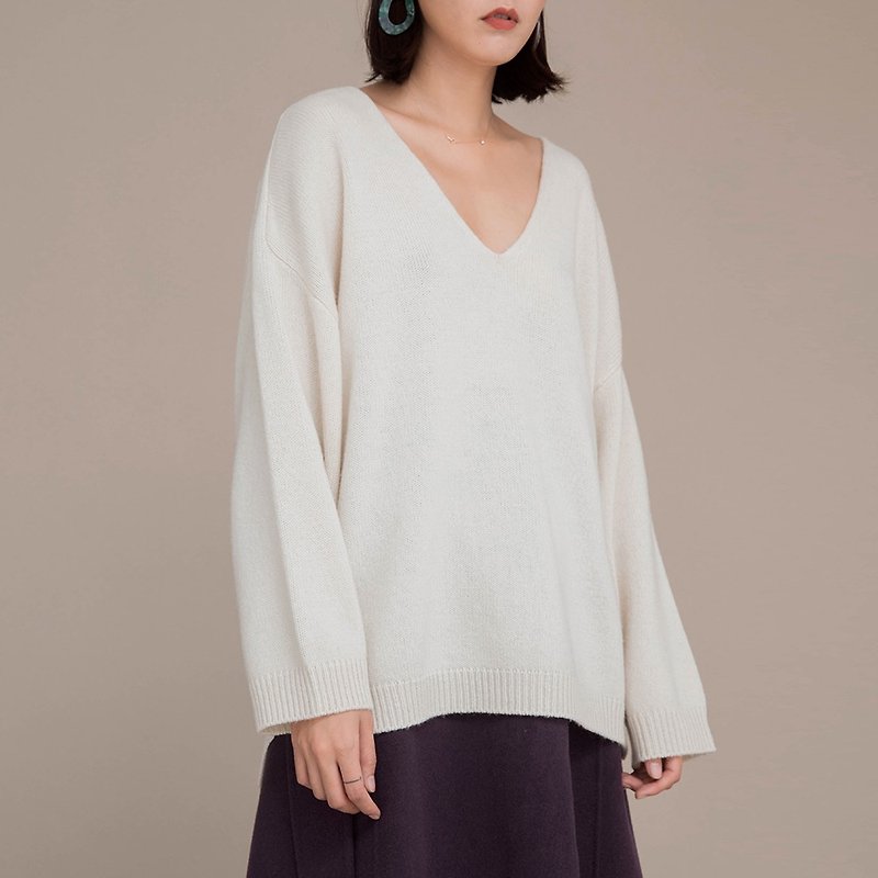 White 100% pure wool V-neck loose thick sweater classic wild style Wagga deep V-neck loose mix autumn and winter - สเวตเตอร์ผู้หญิง - ขนแกะ ขาว