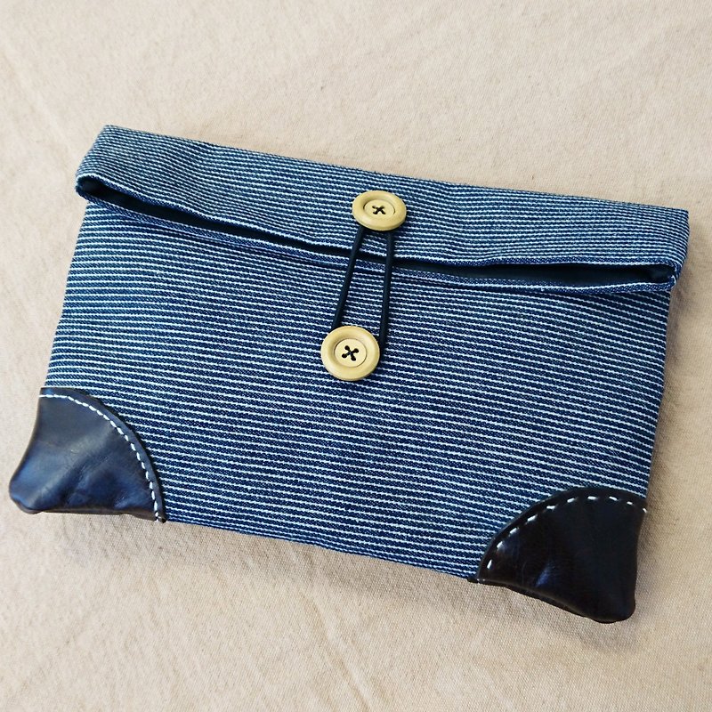 Store promotions stripes cowboy hand-made leather envelope clutch modeling angle - กระเป๋าคลัทช์ - หนังแท้ สีน้ำเงิน