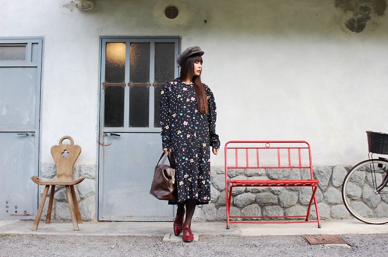 F3048 [Vintage dress] {} black mark in the French-made snow flower little flowers cloth flowers long-sleeved dress (Made in France) - One Piece Dresses - Polyester Black