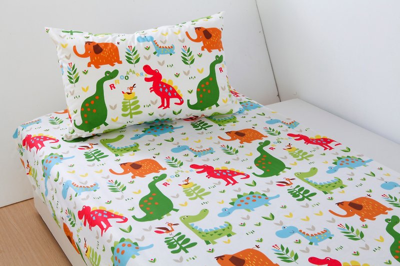 Anti-mite, waterproof, breathable cotton bedding, bed bag and pillowcase set <Dinosaur World> Increased cleaning pad, diaper pad, waterproof pad - Bedding - Cotton & Hemp White