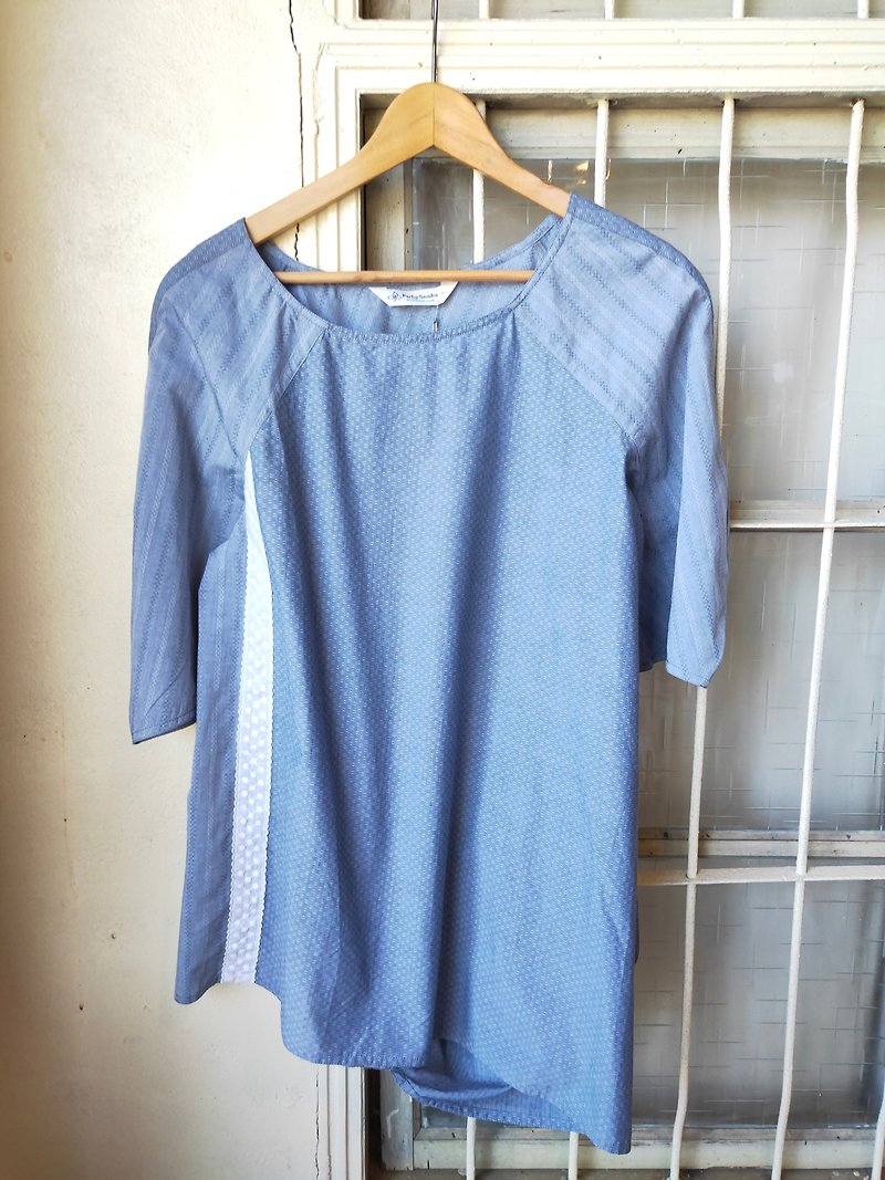 [Welfare products] Special tailoring loose lace stitching asymmetrical buds standing cut cropped sleeve top - Women's Tops - Cotton & Hemp Blue