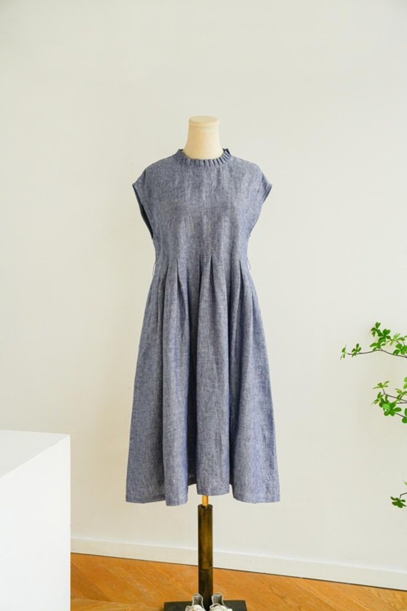 A Linen dress with a delicate design that will captivate you Long dress with belt Blue 240625-1 - ชุดเดรส - ผ้าฝ้าย/ผ้าลินิน 