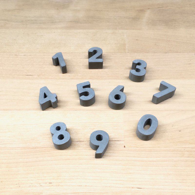 【迷你-水泥數字】英文字母客製化 櫥窗櫃台門牌牆面拍照擺飾裝飾 - 擺飾/家飾品 - 水泥 