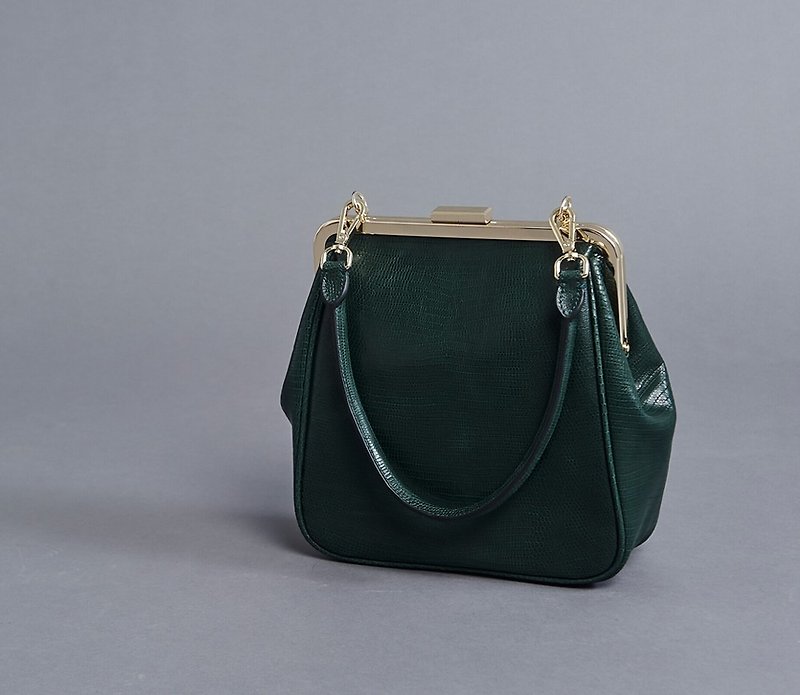 Vintage gold shoulder bag green - กระเป๋าถือ - หนังแท้ สีเขียว