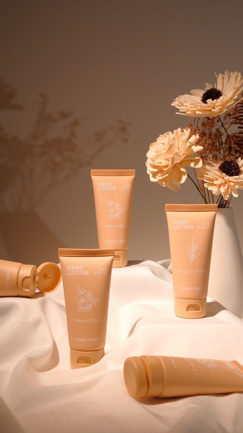 精粹香氛護手霜 - 護手霜/手足保養 - 塑膠 金色