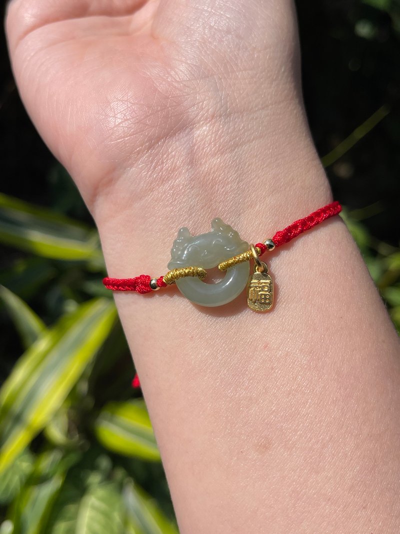 Always smile - Long Bao Ping An Button. Braided bracelet. The natal red. Hetian jade - สร้อยข้อมือ - หยก หลากหลายสี