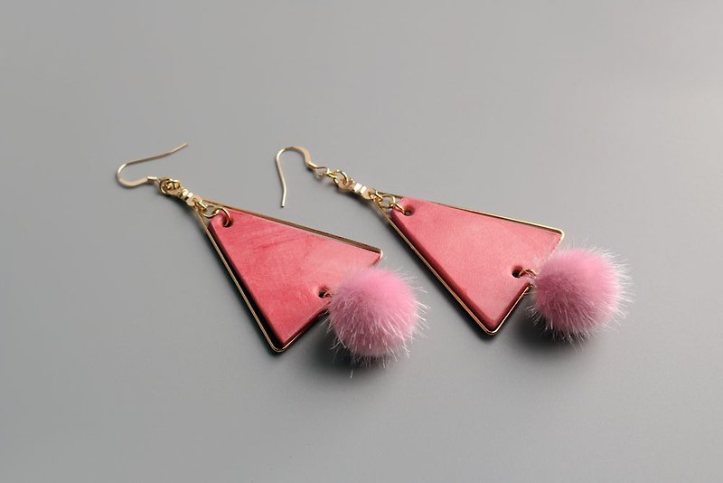 He Fei OPHIR HE vegetable tanned leather head layer cowhide handmade painting dyed earrings pink thoughts - Earrings & Clip-ons - Genuine Leather 