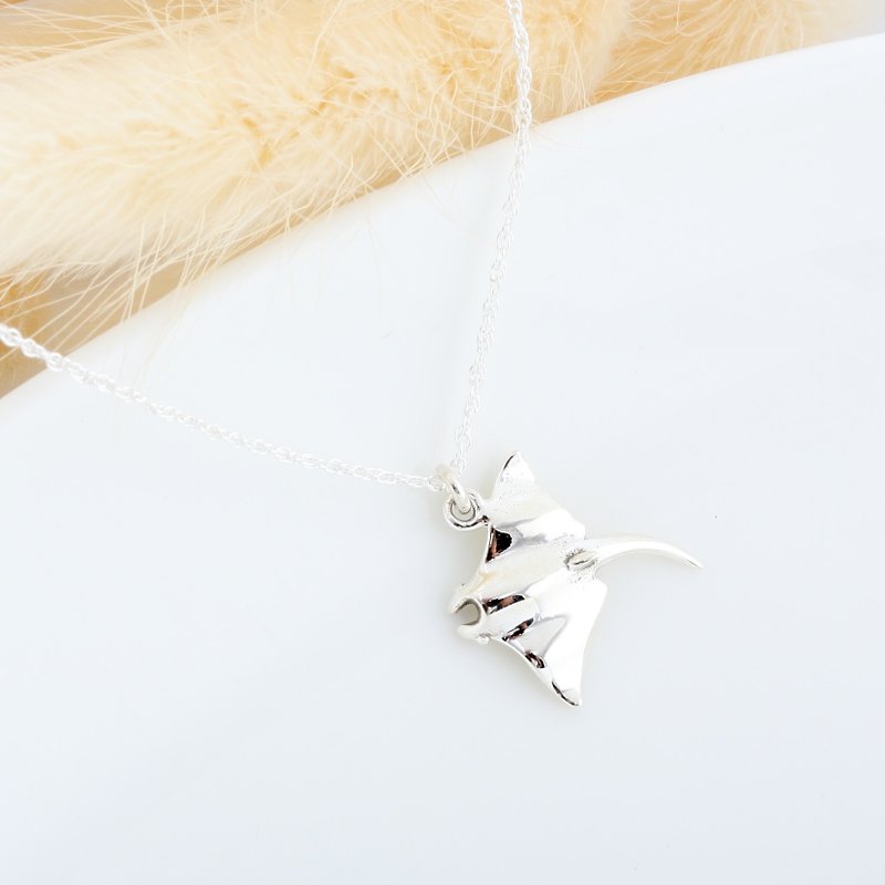 Manta Stingray s925 sterling silver necklace Valentine Day Birthday gift - Necklaces - Sterling Silver Silver