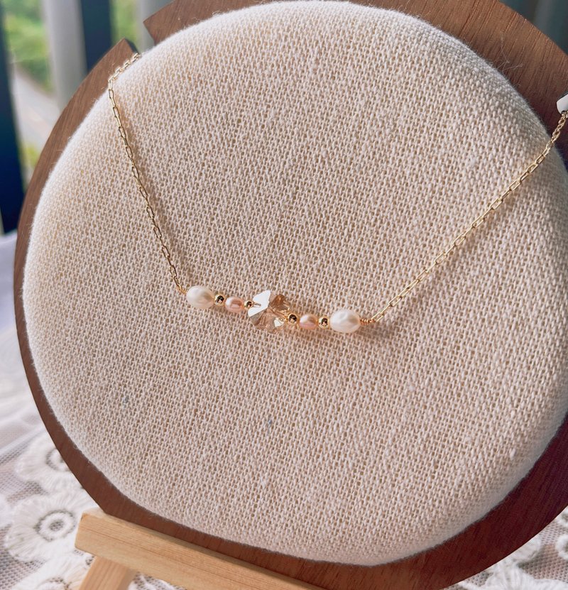 Natural Pearl Clover Necklace - สร้อยคอ - เครื่องประดับ สีทอง