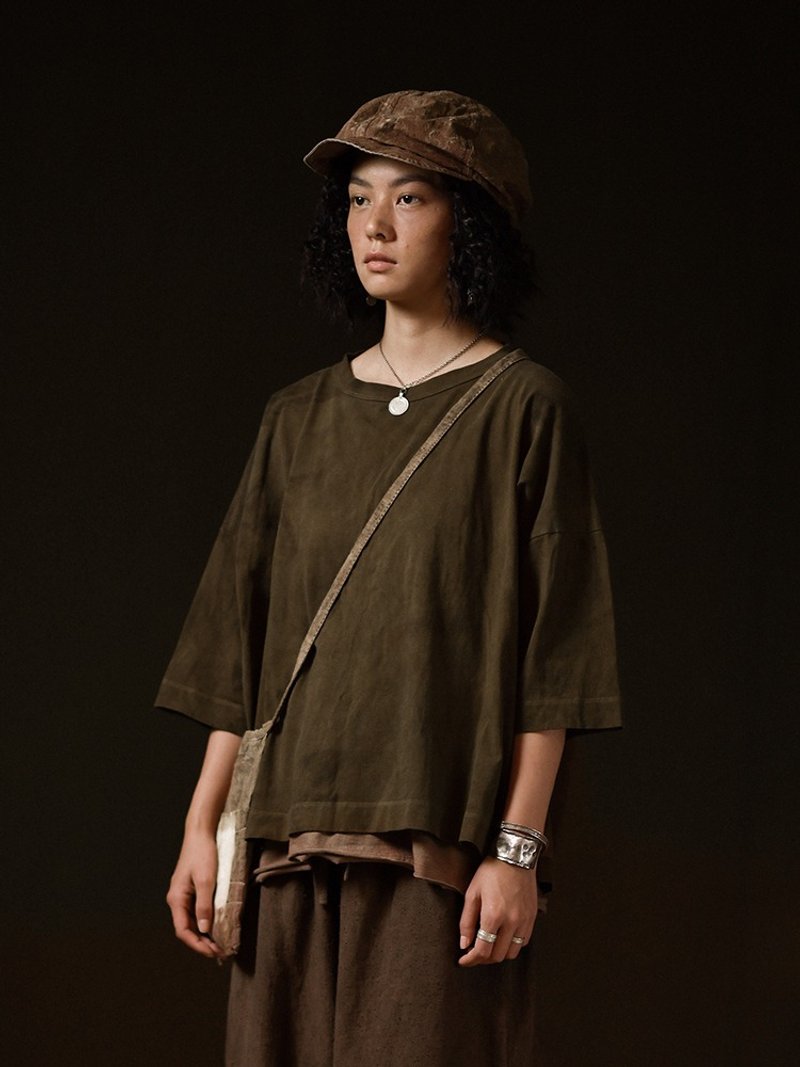 板栗黃 植物染 純棉針織 極寬鬆 圓領八分袖T恤 男女共穿 - 帽T/大學T - 棉．麻 卡其色