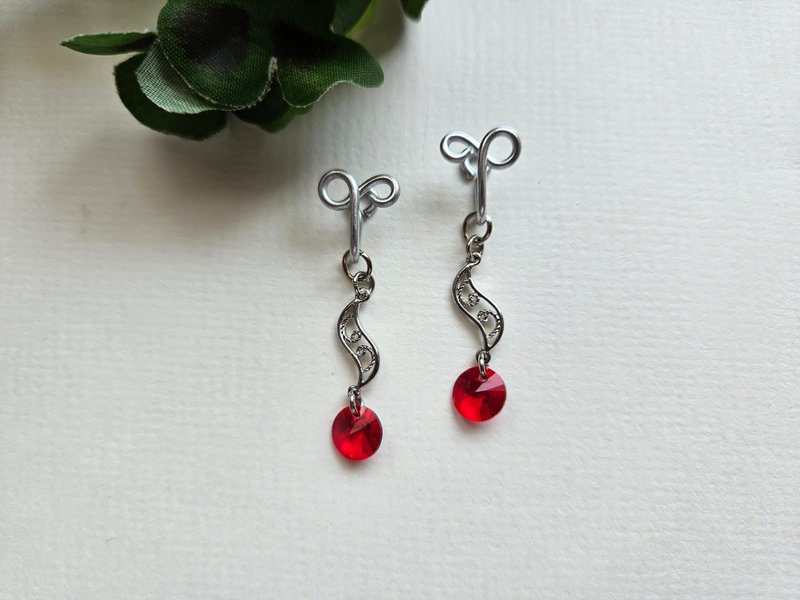 [Style] Silver, red ~ painless Clip-On, clip-on earrings, ear hooks ~ SW elements - ต่างหู - วัสดุอื่นๆ สีเงิน