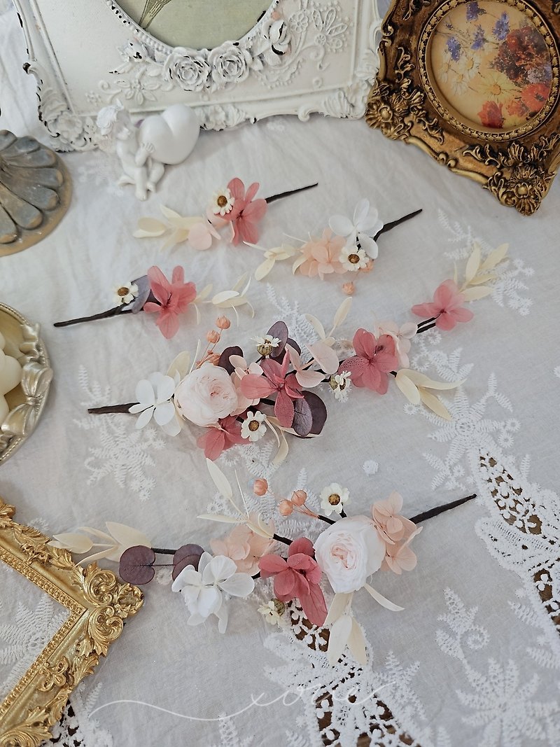 Preserved flower headdress bridal headdress bridal headdress flower arrangement - ช่อดอกไม้แห้ง - วัสดุอื่นๆ สึชมพู