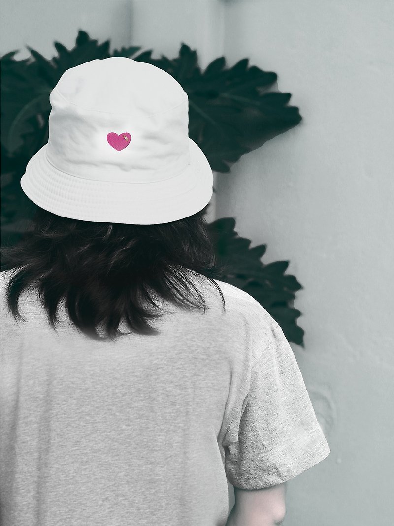 It's okay to be sad - Bucket Hat - หมวก - ผ้าฝ้าย/ผ้าลินิน ขาว