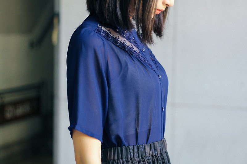深藍蕾絲短袖古著襯衫 - 恤衫 - 聚酯纖維 藍色