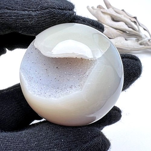 閃爍。水晶球全拋l 瑪瑙開口笑晶洞共生礦有天然冰裂沒手感l A