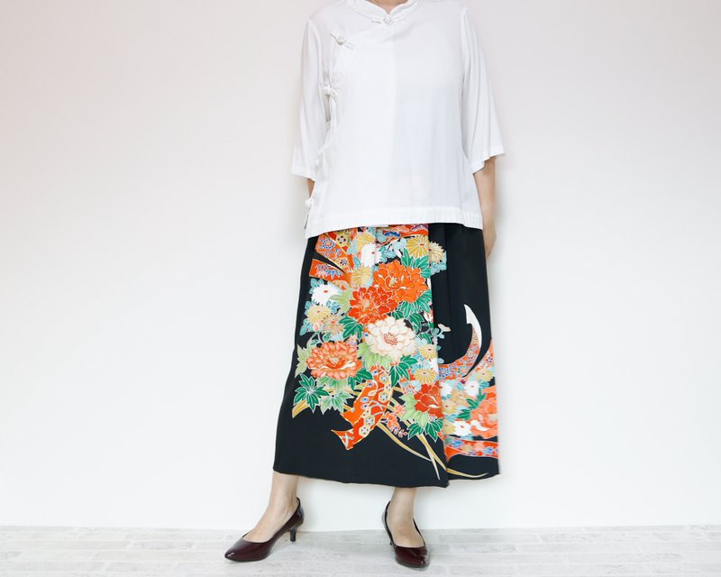 TOMESODE SKIRT - made from vintage tomesode kimono remake One of a kind - Skirts - Silk Black