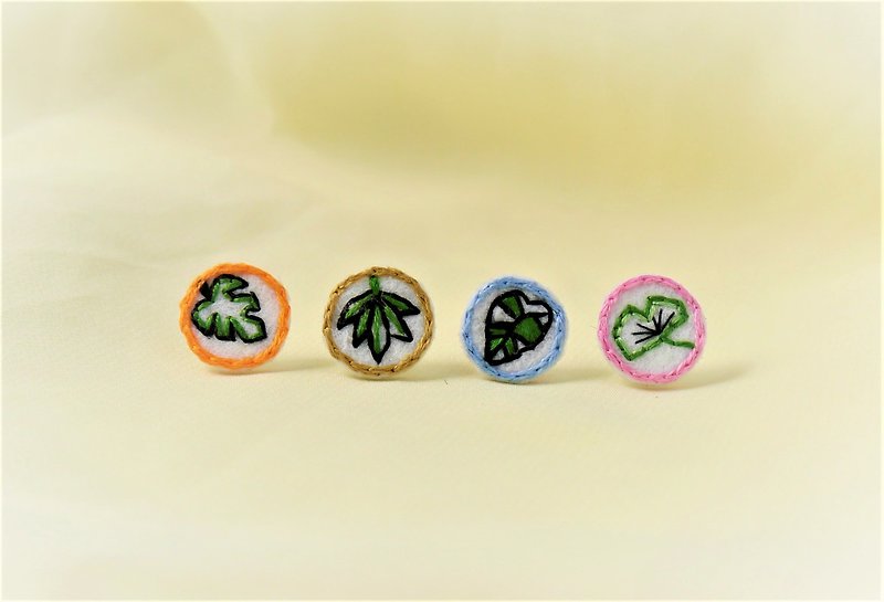 植物刺繍イヤリングANY 2を選択する - ピアス・イヤリング - 刺しゅう糸 グリーン