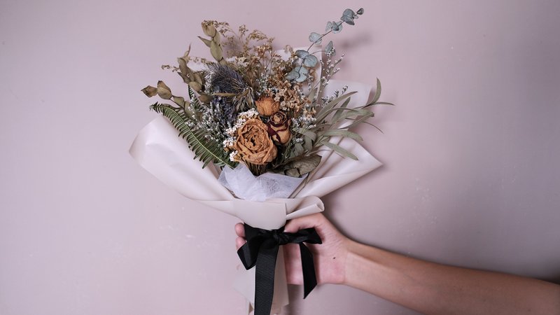 :: 莉亞午後走過庭園 :: 花束 花禮 乾燥花束 情人節 生日禮 - 乾燥花/永生花 - 植物．花 