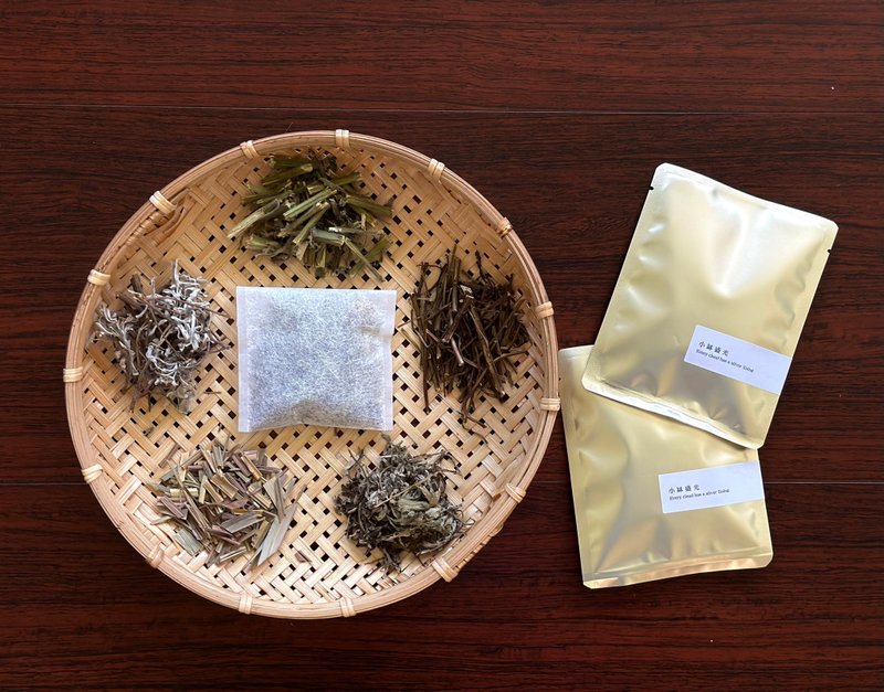 Xiaobo Shengguang-Flower and Herbal Soothing Purifying Bath Salt Bag - น้ำหอม - พืช/ดอกไม้ 